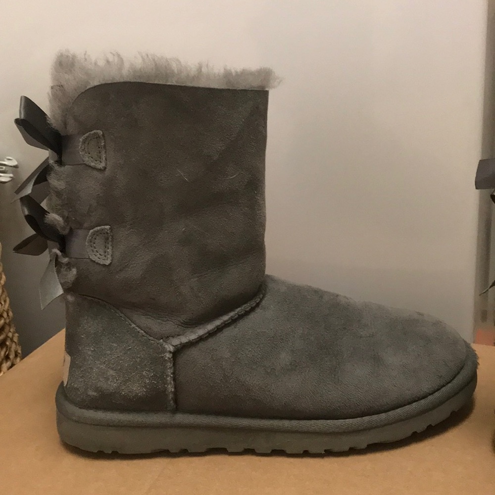 Ugg gray boots with bows
